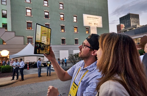 Geolocated AR Outdoor Walking Tour